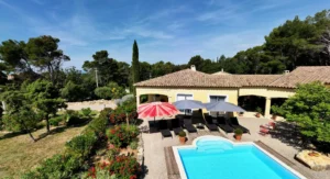 Villa Peylon Résidence Vue Aérienne Piscine 1 réalisée par DRAGUIDRONES360